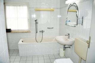 Schöne Aussicht/2 Raum Ferienwohnung mit Balkon "Freimuth" - Göhren - 5