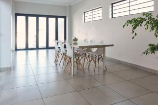 Elegant 2 Bed Apartment Fast Wifi - 7