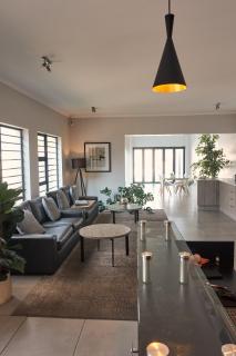 Elegant 2 Bed Apartment Fast Wifi - 4