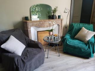 Le Chateau - - 2