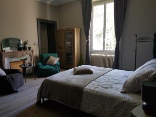 Le Chateau - - 8