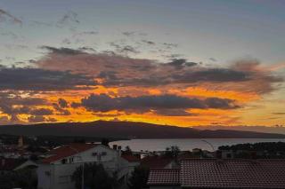 Wohnung mit Blick auf das Meer und großem Balkon - Krk - 8