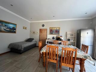 Douwe Cottages - 1