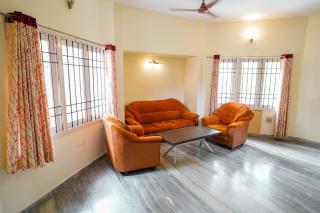Redwoods Hotels and Resorts - Chennai - 2