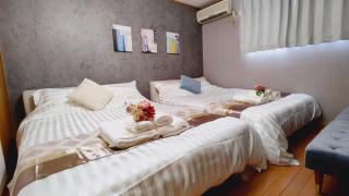 0M04 15 mins walk to Dotonbori Shinsaibashi 401 - 0