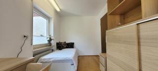 Modernes Gästezimmer in WG, ruhige Lage, Siemens, ÖPNV 2 min - Erlangen - 1
