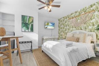 Sleek and Cozy Studio l Freshly Renovated - West Palm Beach - 0
