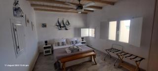 Ricardo by the sea - Parikia - 9