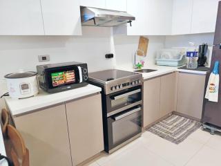 Luxurious 2-BR, 2-BA, 34th Floor, 38 Park Avenue Condominium - Cebu - 7