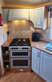 MOLLIES DEN 2 THE GRANGE 8 Berth F34 - Ingoldmells - 8