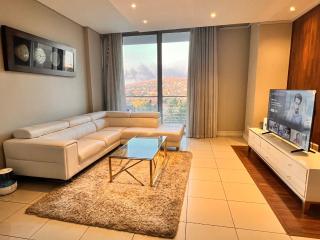 Executive 2-Bedroom Luxury Suite in Bedford Centre Mall - Joanesburgo - 0