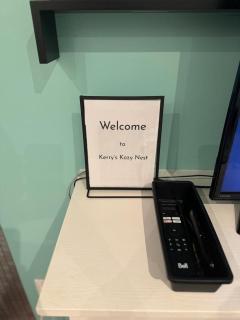 Kerry's Kozy Nest - Brampton - 2