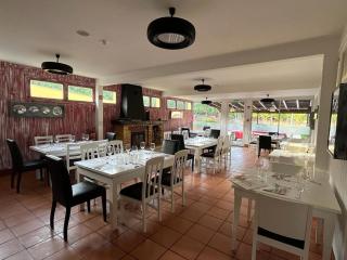 Classic Car House - 9