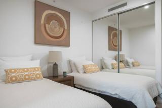 Lux Lakeside Apt - Gold Coast - Gold Coast - 5