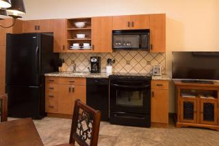 Visit the amazing Red Rock Formation in this beautiful 1BD condo with amenities - Peoria - 3