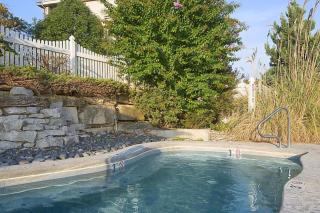 Relax surrounded by nature in this 1BD resort condo with resort amenities - 5
