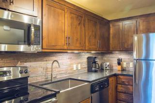Relax surrounded by nature in this 1BD resort condo with resort amenities - Hollister - 2