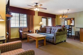 Take in Natures Beauty with lots of resort outdoor activities in 1BD condo - 1
