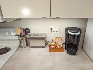 Modern 2 BDR Guest Suite in St Catharines Niagara - 1