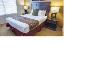 Enjoy the beautiful setting with your family in this 2BD condo with resort amenities - Phoenix - 4