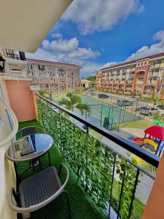 Golden Hive 1 BR Arezzo Place Davao - Davao - 8