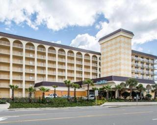 Hear the Atlantic waves in this Studio resort apt in Ormond Beach with vacation amenities - 1