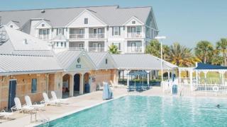 Enjoy mini golf, arcade games, and pools with Family in 2BD Orlando condo - Davenport - 0