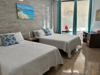 2BR Downtown High Ceiling Free Parking and WiFi - Honolulu - 9