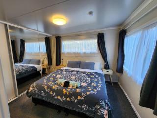 A Stone's Thrown From Town Cosy Home - 9