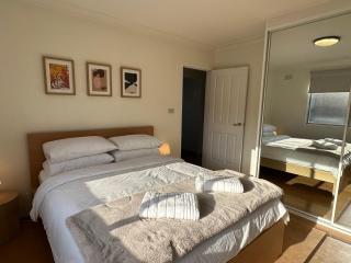 Cute & Light-filled Apartment - near Liverpool CBD - Liverpool - 5