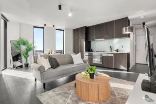 Marvel Stadium Apartment with Rooftop Pool and Free Parking - 7