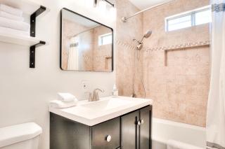 Beachside Bliss Spacious 3BR Retreat, Steps to Ocean - Oceanside - 1