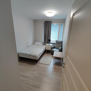 SEA - 3 Bedrooms - 5