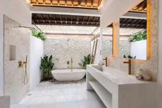 Spacious villa heart of Canggu newly renovated! - 4