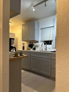 Modern Eclectic 1BR by Downtown, Airport & More - San Diego - 1