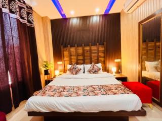 Hotel Pearl Grand-Family Hotel-Feel Like home - Zirakpur - 1