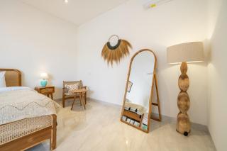 Your Tropical Hideaway - 2BR Villa with Pool - Kerobokan - 3