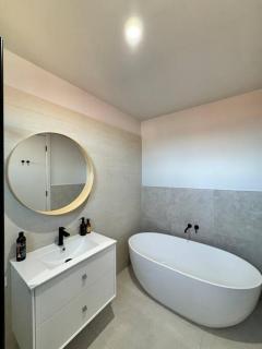 Bespoke Family Sanctuary - 8