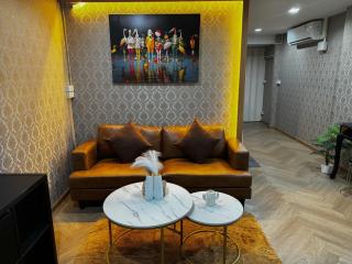 758 Ratchada MengJai 4BR 12PAX - 9