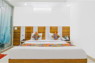 FabHotel GP Royal - 9