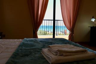 Seaview 2BR Retreat by the Ocean - Larnaca - 1