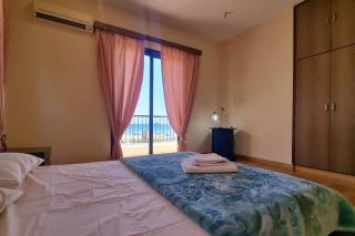 Seaview 2BR Retreat by the Ocean - Larnaca - 0