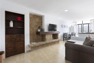 Prime Location 2-Bedroom Apartment with Seaviews in Torremolinos - Torremolinos - 4