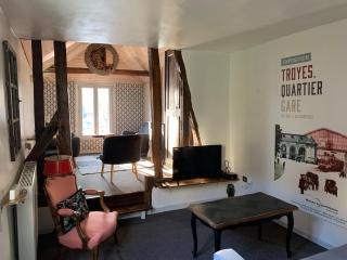 Duplex La Maisonnette 1 chambre - parking gratuit - Troyes - 5