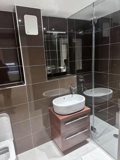 Beautiful 3bed3bath Kensington - 3