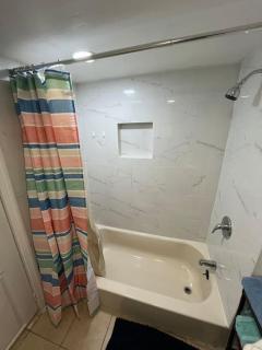 2 Bedroom Apartment By AirportS - Hillside - 5
