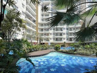 2 BR Family Suite, Netflix, Pool View - Bandung - 3