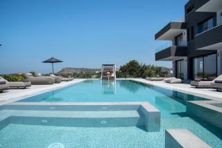 Omnia Luxury Villa, 100m2 Pool, Whirlpool & Gym, By ThinkVilla - 3