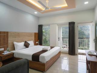 Munnar Majestic Resort with Pool - Munnar - 8