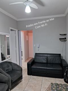 PRÉDIO EM FRENTE AO MAR - Praia Grande - 2